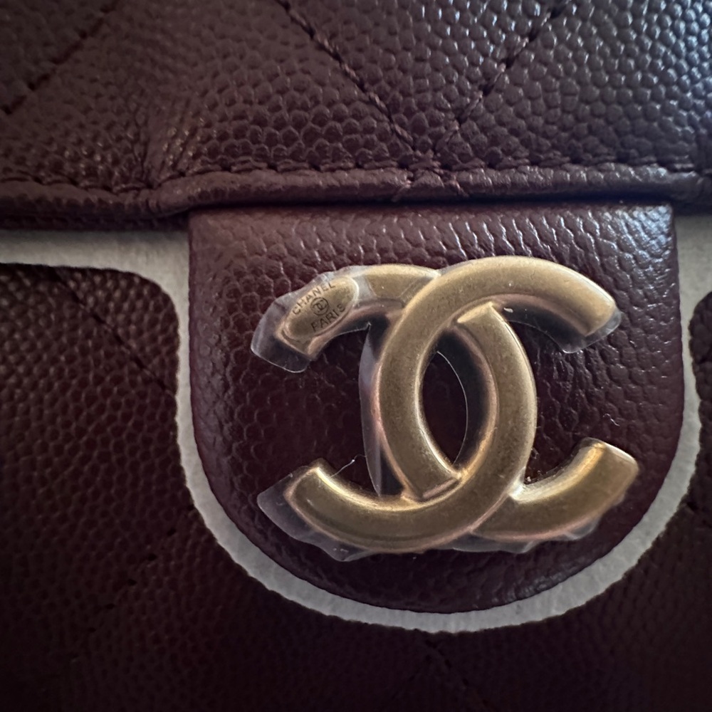❌SOLD❌Chanel 25 Small Handbag S25 Brown Grained Calfskin – Fresh from Boutique - Picture 10 of 16
